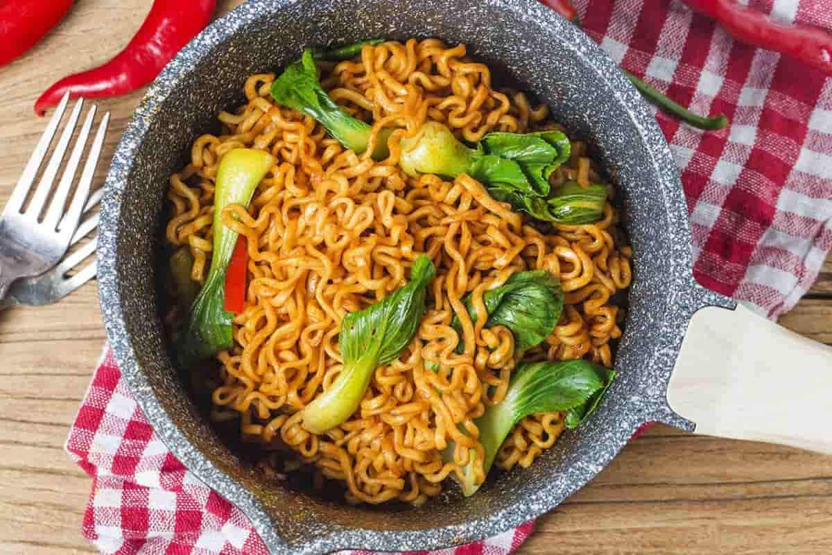  Noodle in Pakistan (Dotori Guksu) Types Curly Thin Straight Thick Popular Curly 